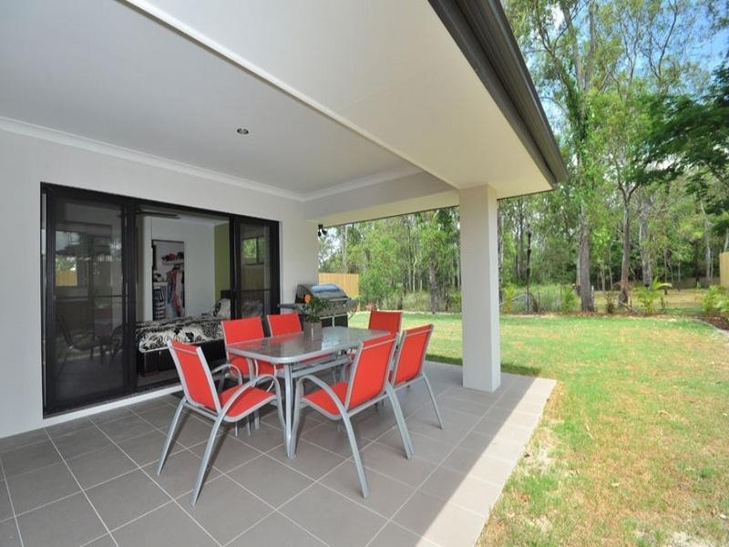 9 Booyong Street, Bridgeman Downs QLD 4035