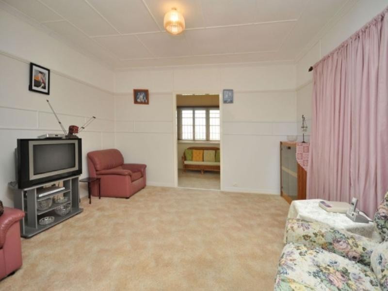 8 Berpi Street, Stafford QLD 4053