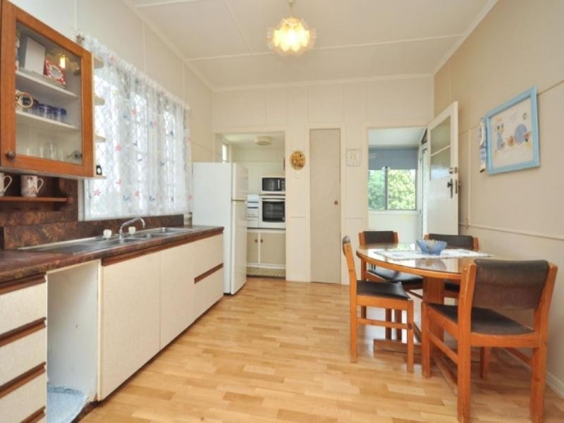 8 Berpi Street, Stafford QLD 4053