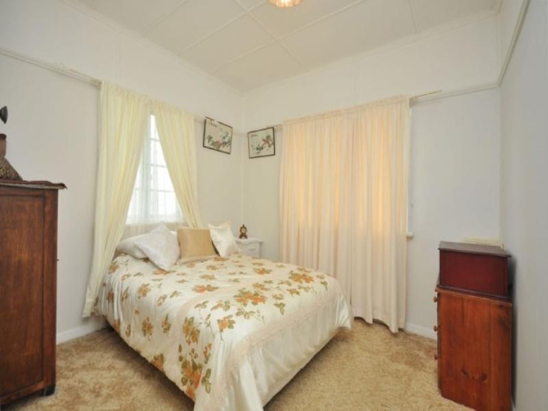 8 Berpi Street, Stafford QLD 4053