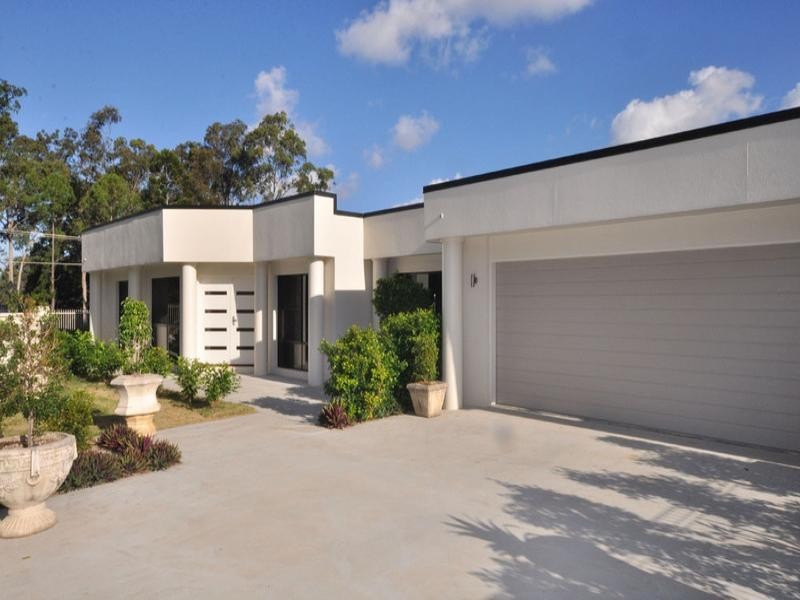 4 Darien Street, Bridgeman Downs QLD 4035