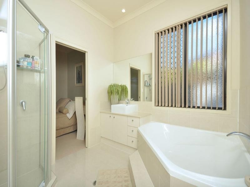 4 Darien Street, Bridgeman Downs QLD 4035