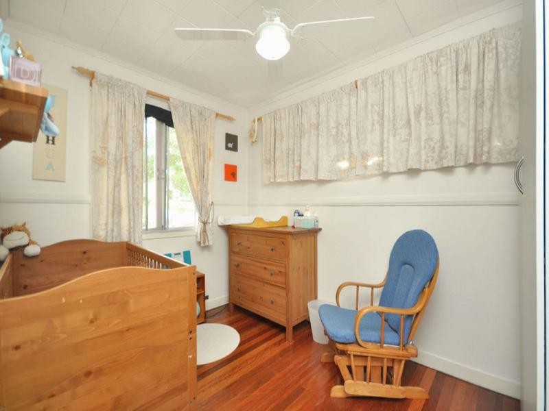 70 Falkirk Street, Stafford Heights QLD 4053