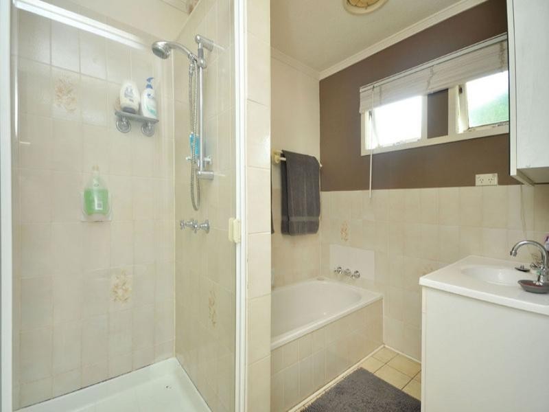 70 Falkirk Street, Stafford Heights QLD 4053