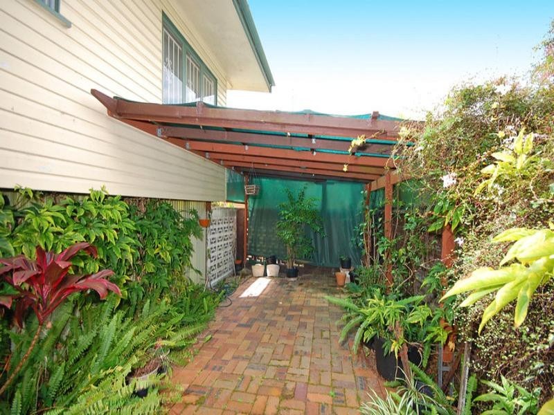 1 Redgrave Street, Stafford Heights QLD 4053