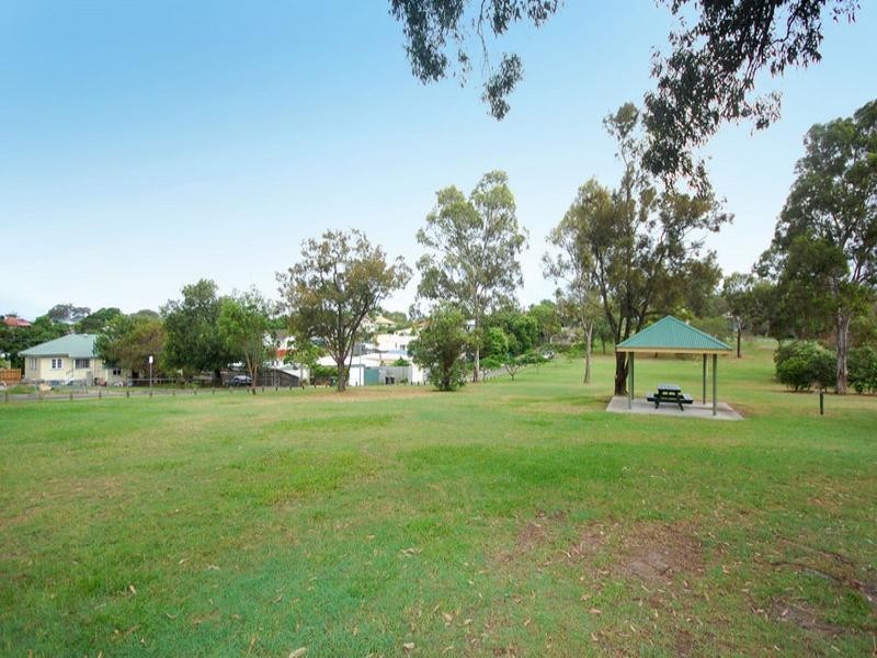 120 Clifford Street, Stafford Heights QLD 4053