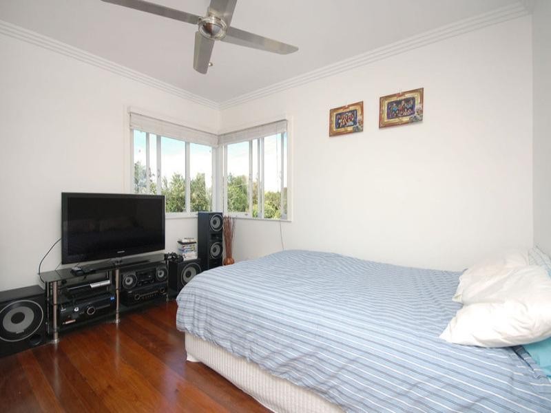 19 Basnett Street, Chermside West QLD 4032