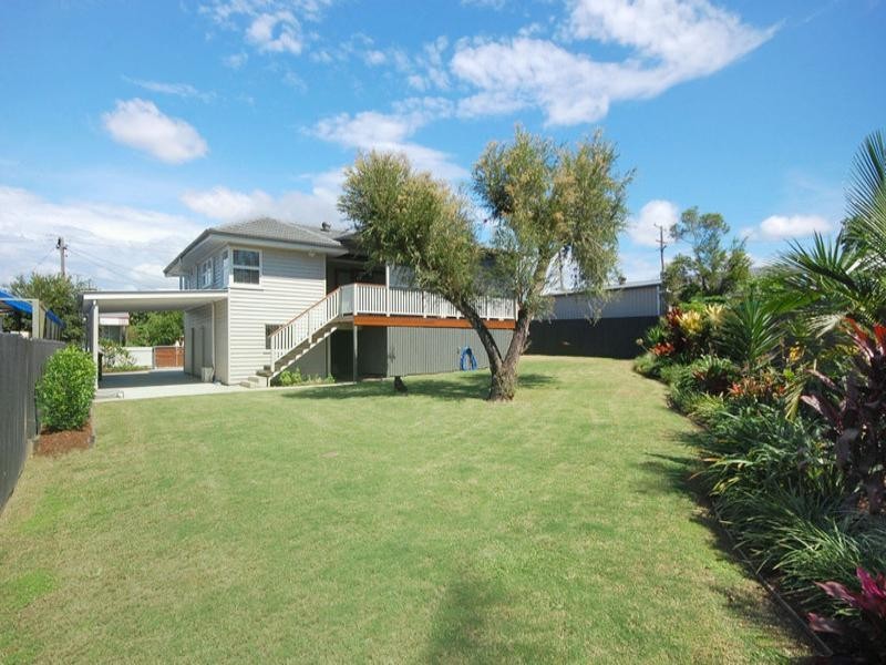 19 Basnett Street, Chermside West QLD 4032