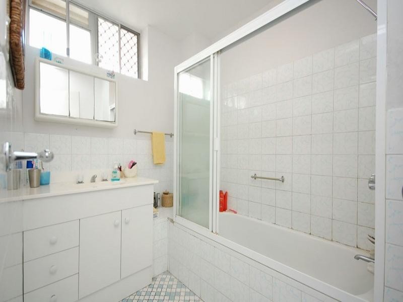 2/52 Leiper Street, Stafford QLD 4053