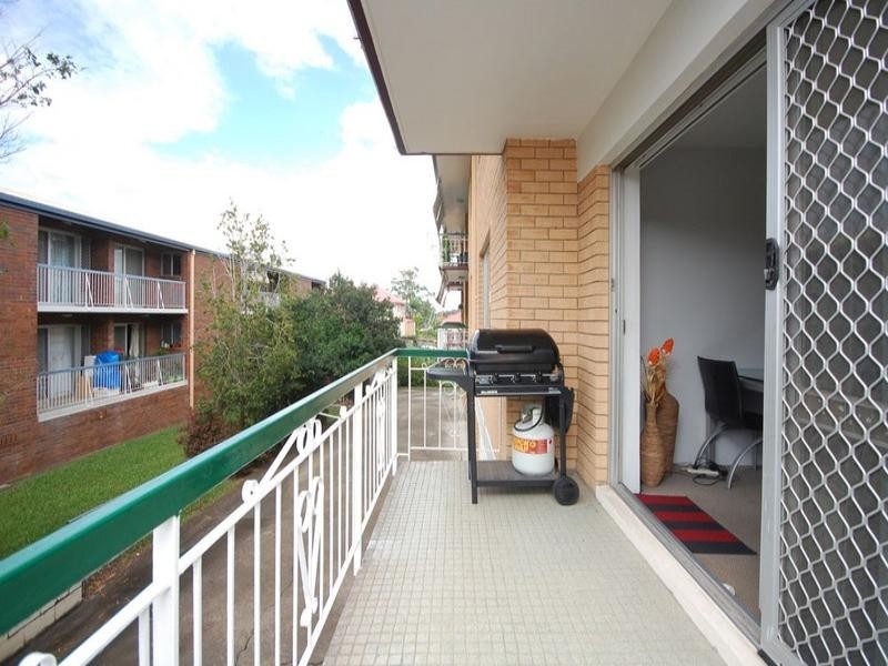 2/52 Leiper Street, Stafford QLD 4053