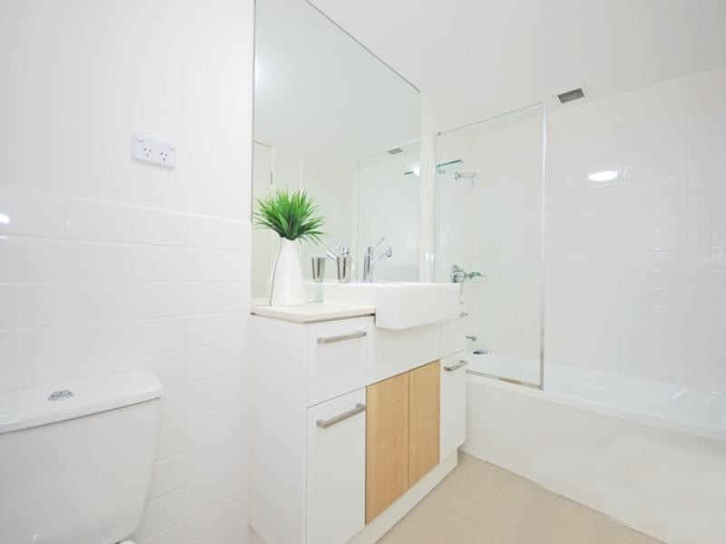 121/803 Stanley Street, Woolloongabba QLD 4102