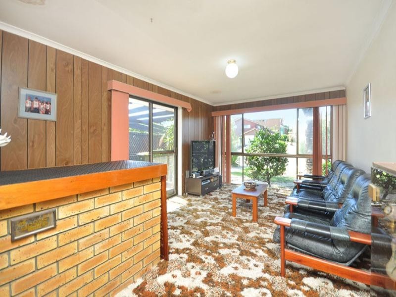 10 Lanchester Street, Stafford Heights QLD 4053