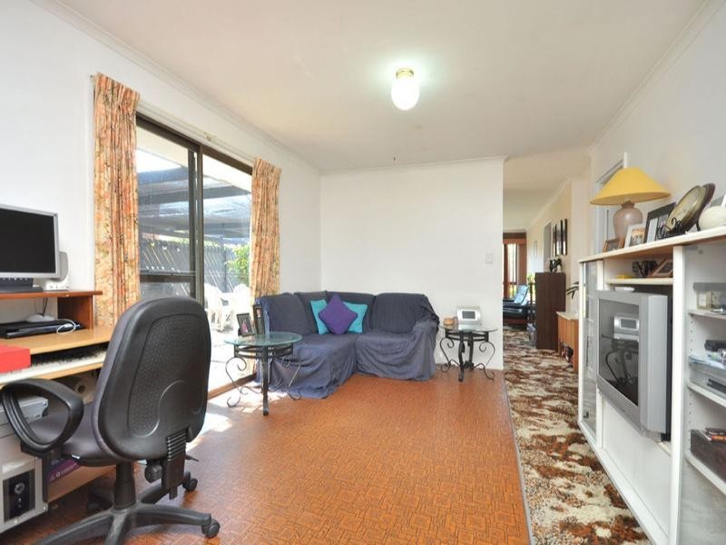 10 Lanchester Street, Stafford Heights QLD 4053