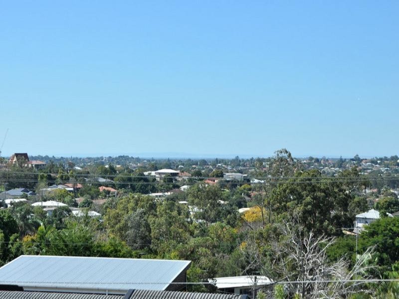 24 Pangeza Street, Stafford Heights QLD 4053