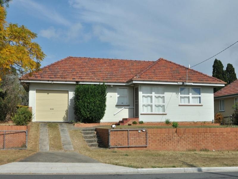 24 Pangeza Street, Stafford Heights QLD 4053