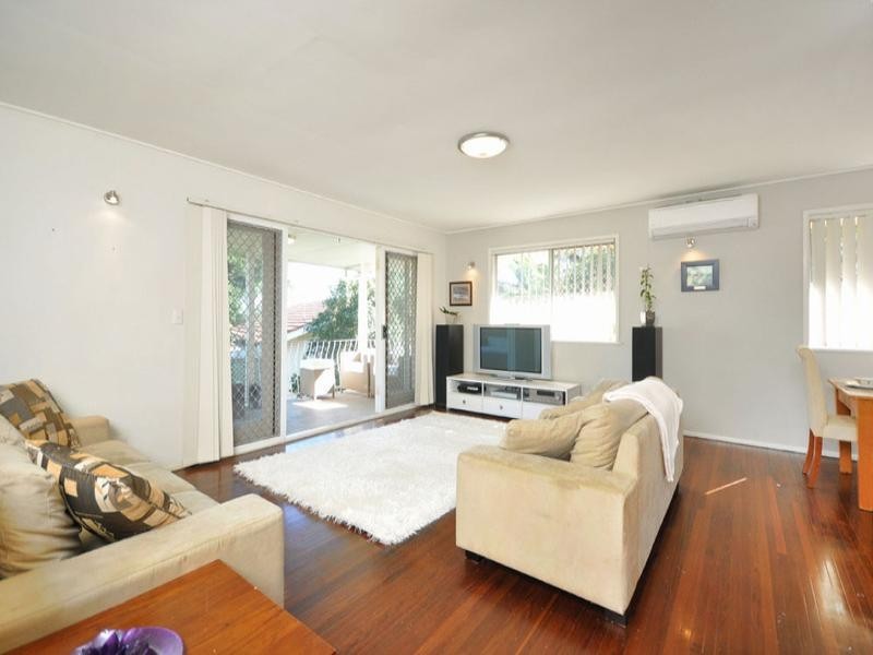 104 Niven Street, Stafford Heights QLD 4053