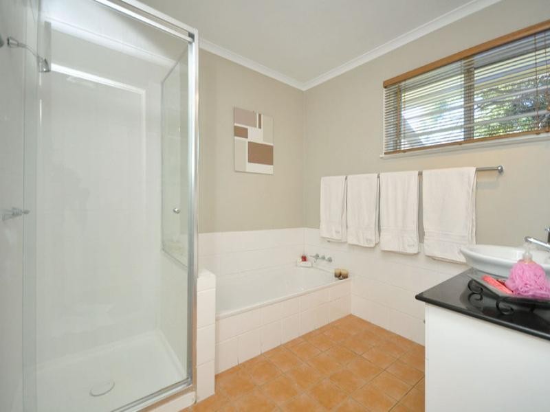 104 Niven Street, Stafford Heights QLD 4053