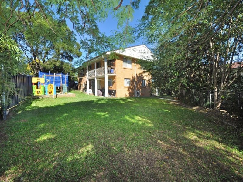 104 Niven Street, Stafford Heights QLD 4053