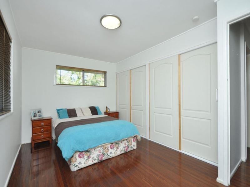 104 Niven Street, Stafford Heights QLD 4053