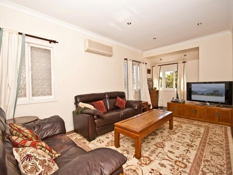 10 Twelfth Avenue, Kedron QLD 4031