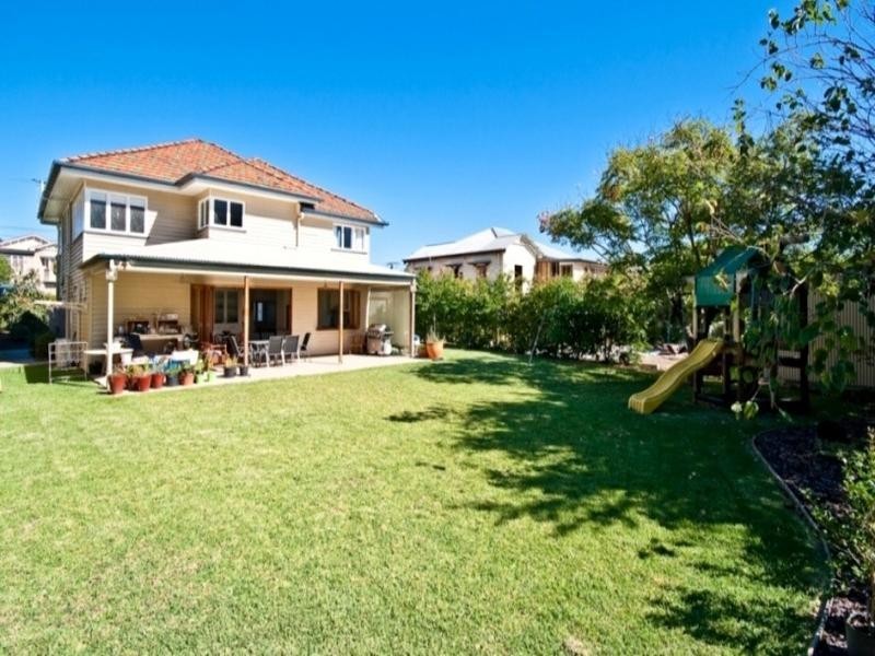 10 Twelfth Avenue, Kedron QLD 4031