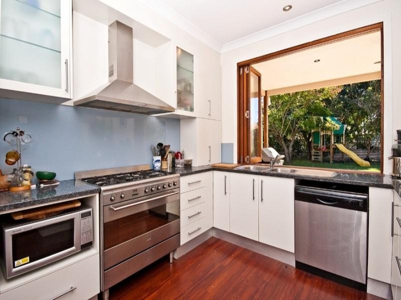 10 Twelfth Avenue, Kedron QLD 4031