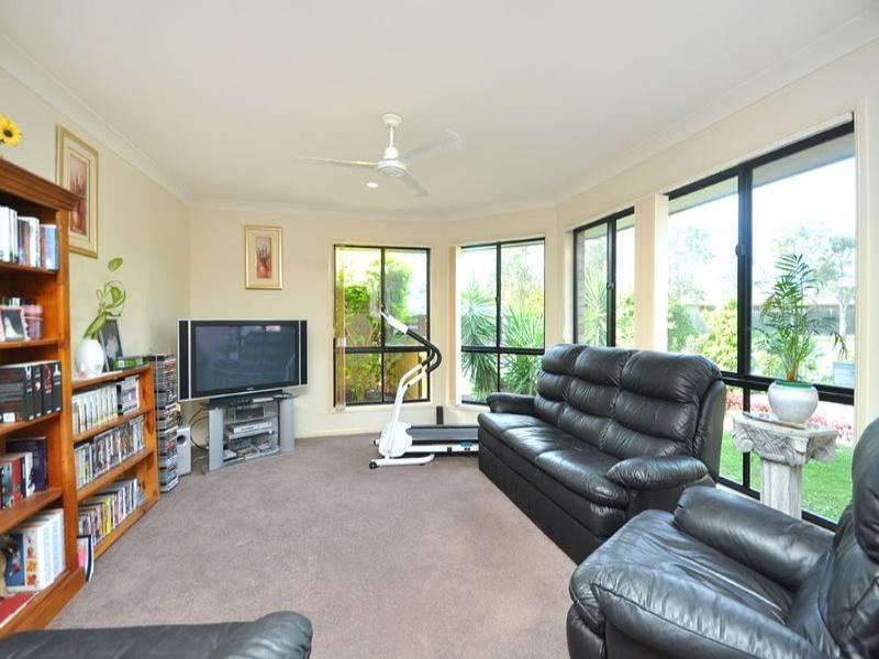 2 Swords Parade, North Lakes QLD 4509