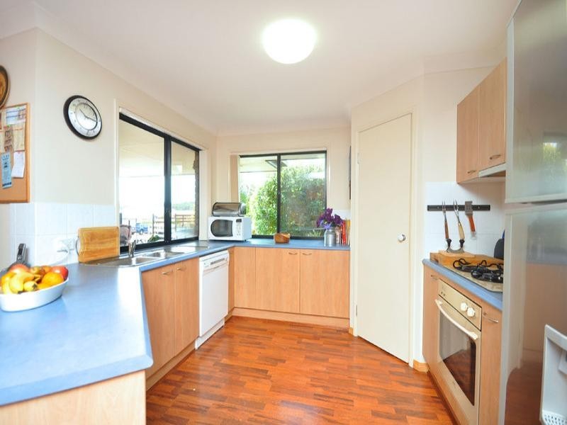 2 Swords Parade, North Lakes QLD 4509