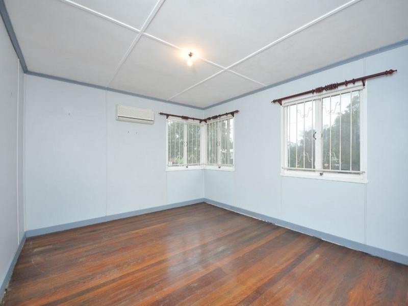 16 Deerdale Street, Stafford Heights QLD 4053