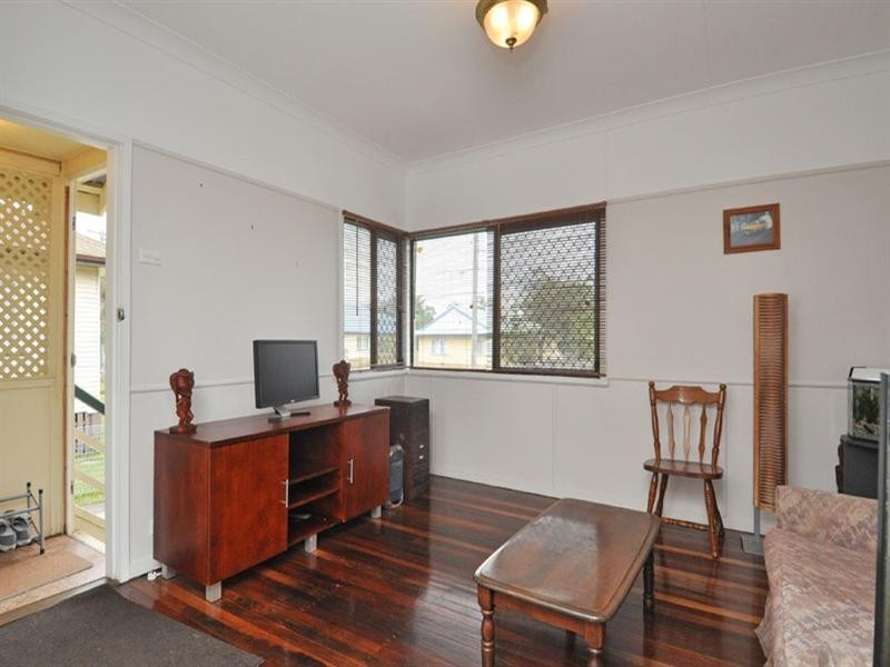 16 Hoolan Street, Stafford QLD 4053