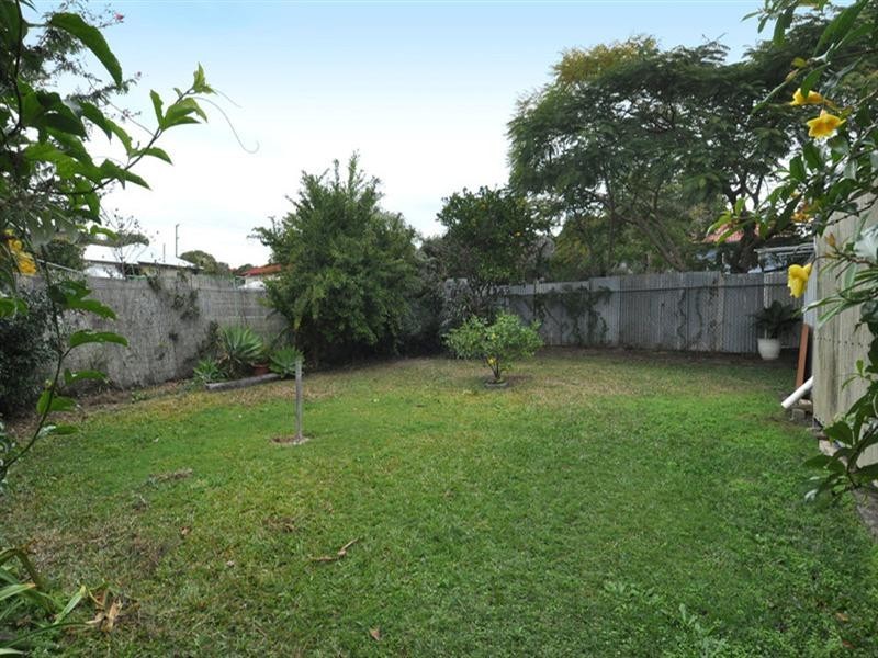 16 Hoolan Street, Stafford QLD 4053