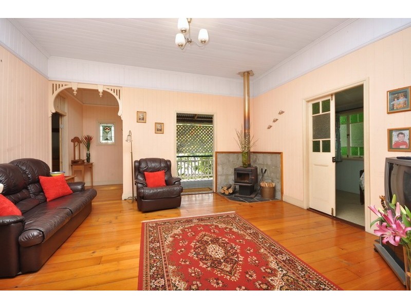 27 Sixth Avenue, Kedron QLD 4031