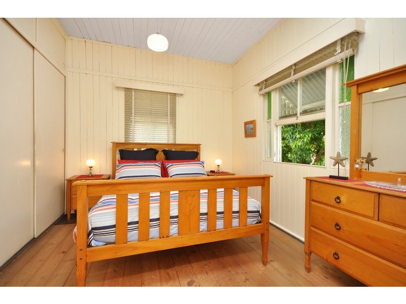 27 Sixth Avenue, Kedron QLD 4031