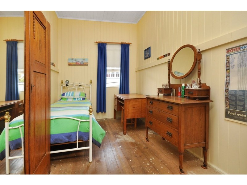 27 Sixth Avenue, Kedron QLD 4031