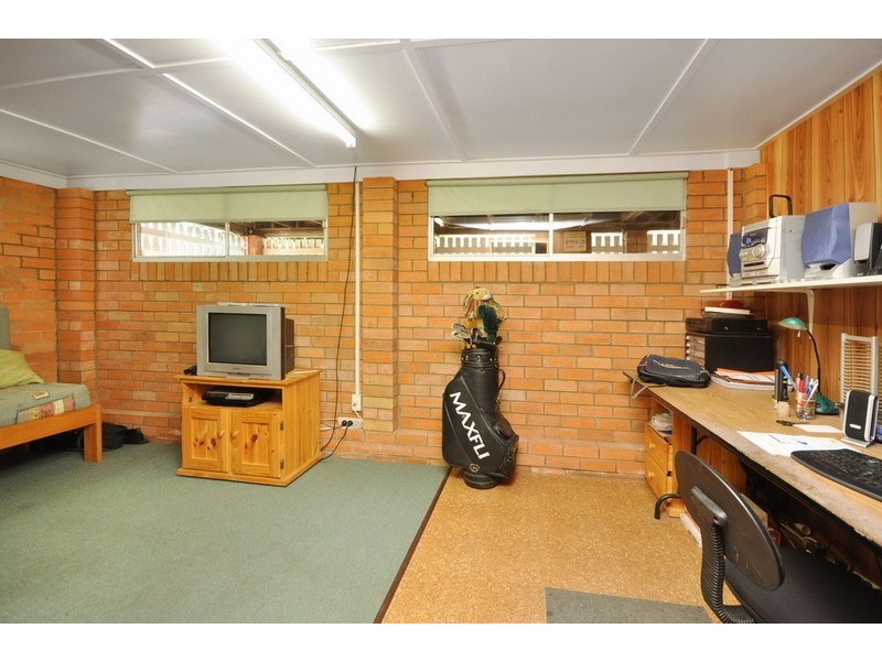 27 Sixth Avenue, Kedron QLD 4031