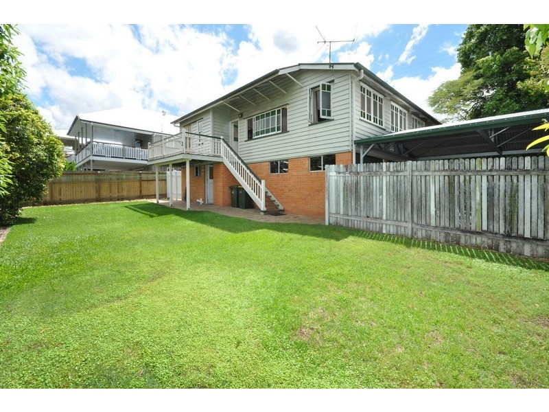 27 Sixth Avenue, Kedron QLD 4031