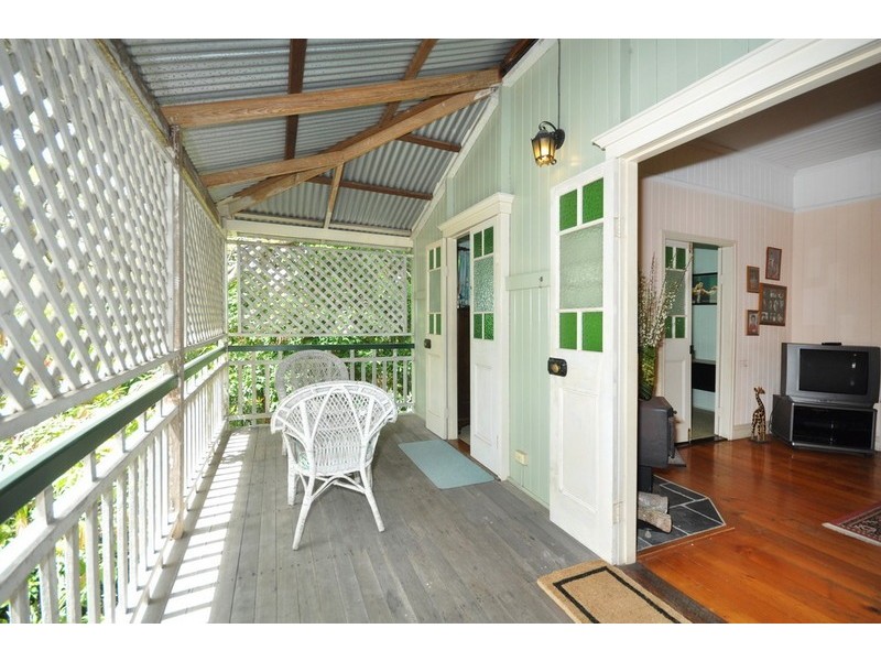 27 Sixth Avenue, Kedron QLD 4031