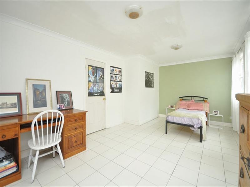 11 Stoneleigh Street, Albion QLD 4010