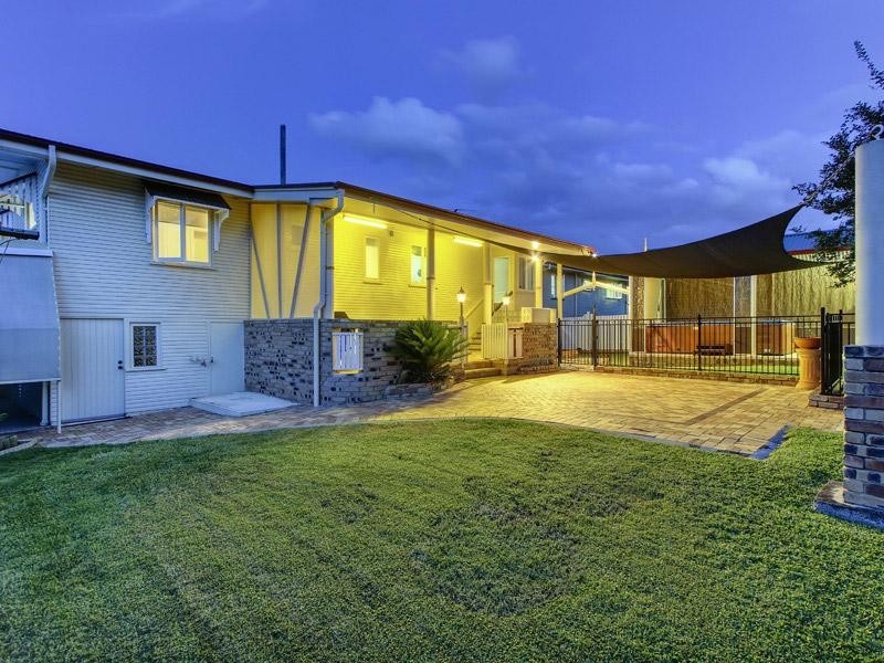 22 Lindale Street, Chermside West QLD 4032