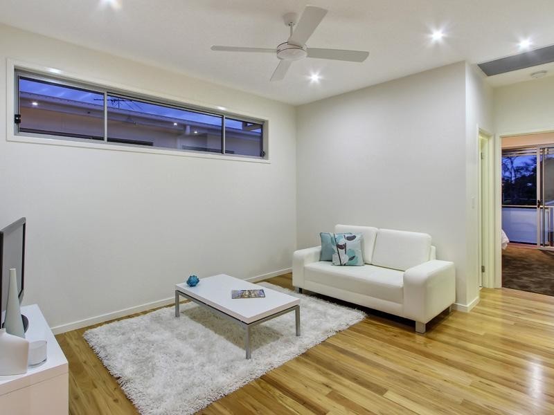 27 Deramore Street, Wavell Heights QLD 4012