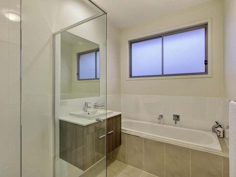 27 Deramore Street, Wavell Heights QLD 4012