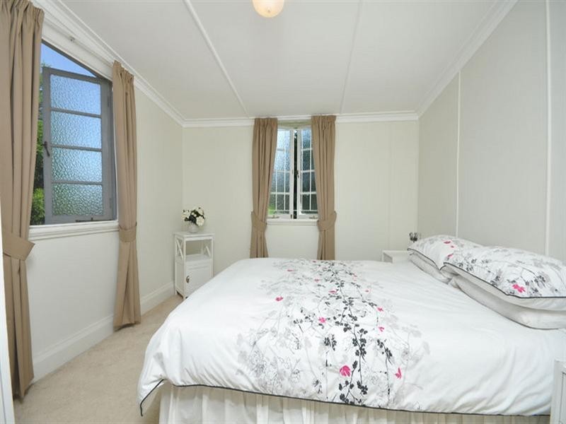 5 Gort Crescent, Stafford QLD 4053