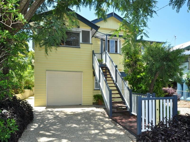 64 Sixth Avenue, Kedron QLD 4031