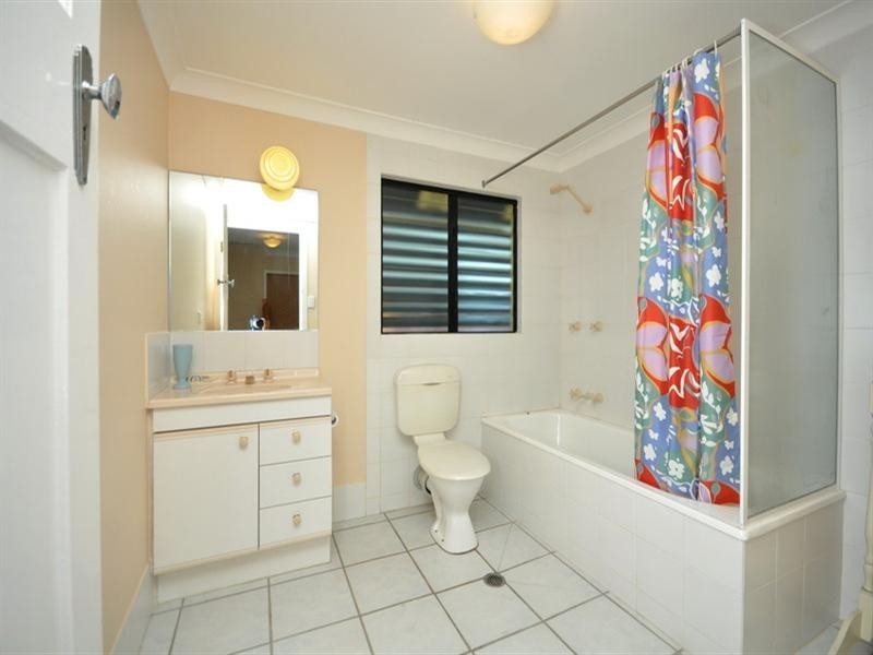 64 Sixth Avenue, Kedron QLD 4031