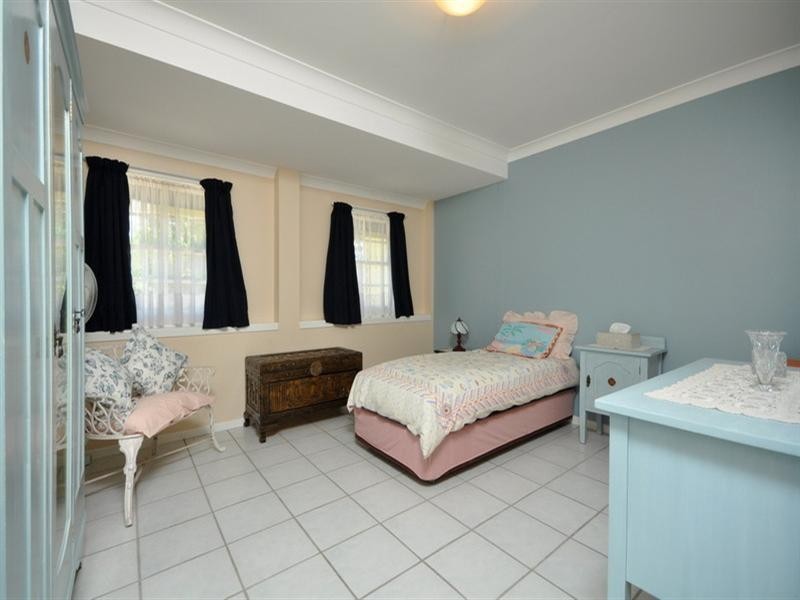 64 Sixth Avenue, Kedron QLD 4031