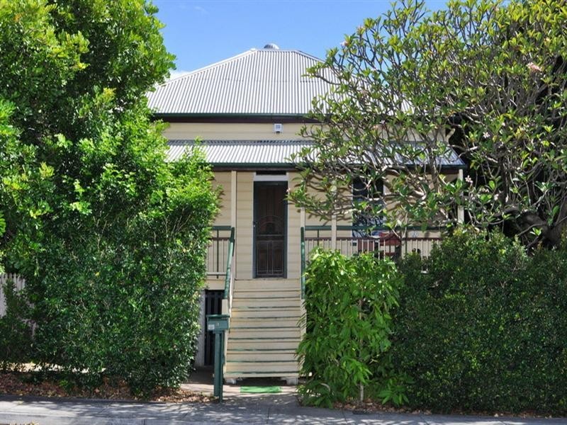 9 Mossgrove Street, Woolloongabba QLD 4102