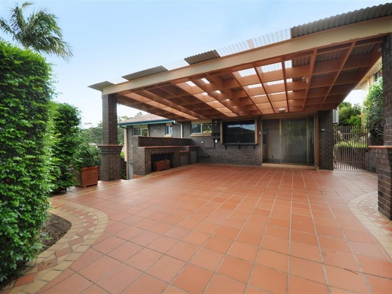 169 Trouts Road, Stafford Heights QLD 4053