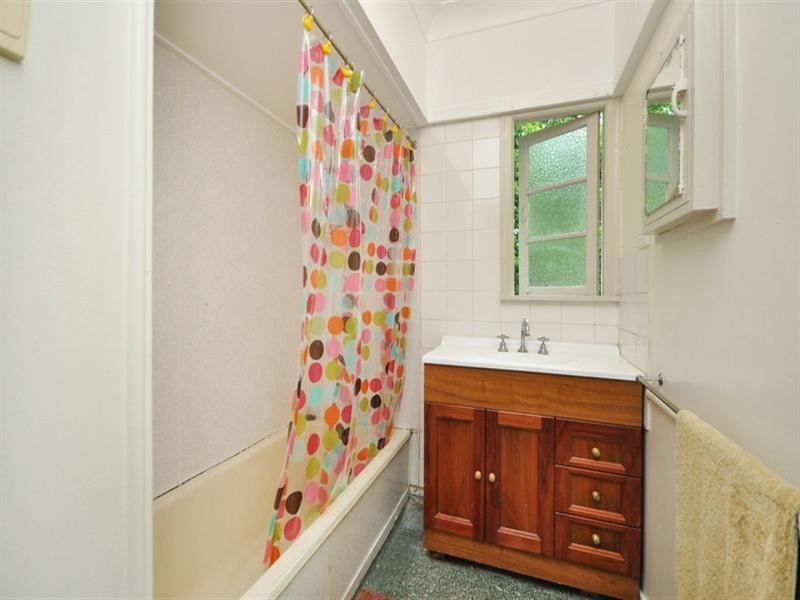 3 Cecil Road, Bardon QLD 4065