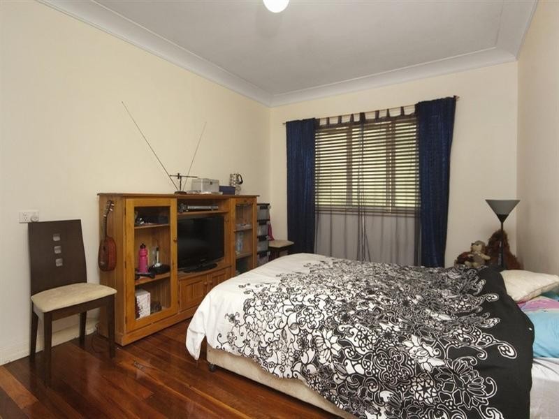 46 Pangeza Street, Stafford Heights QLD 4053