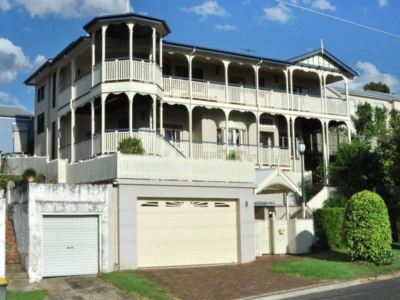 9 Colston Road, Grange QLD 4051